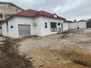 4bdrm House in Grade  1 Estate, Kumasi Metropolitan for rent