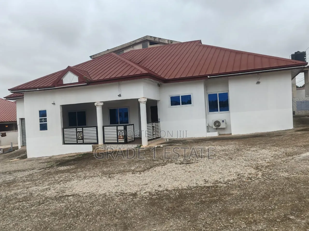4bdrm House in Grade  1 Estate, Kumasi Metropolitan for rent