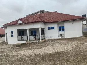 4bdrm House in Grade  1 Estate, Kumasi Metropolitan for rent