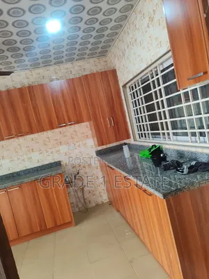 4bdrm House in Grade  1 Estate, Kumasi Metropolitan for rent