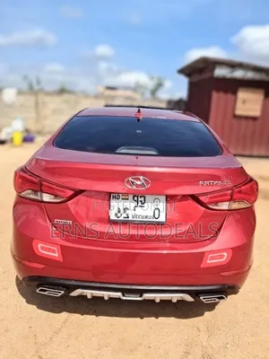 Hyundai Elantra Limited Sedan FWD (1.8L 4cyl 6A) 2016 Red