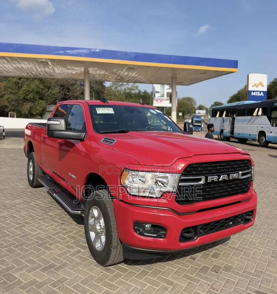RAM 2500 Big Horn Crew Cab 4WD LB 2024 Red