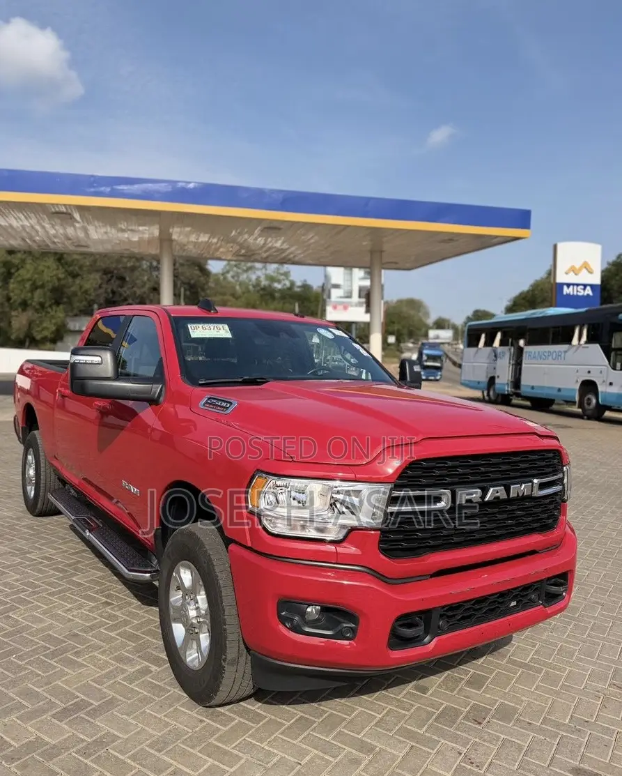 RAM 2500 Big Horn Crew Cab 4WD LB 2024 Red