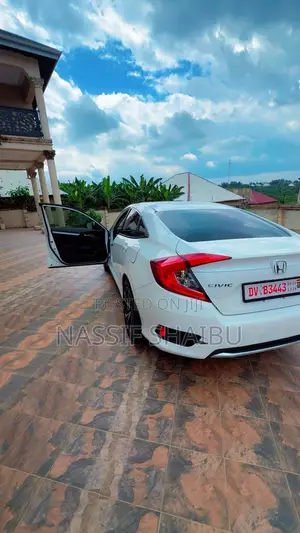 Honda Civic EX Sedan 2019 White