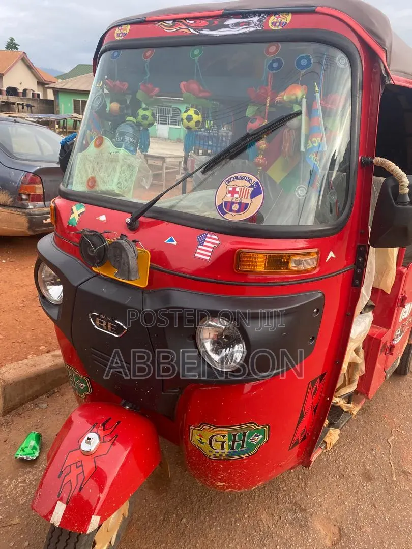 Bajaj RE 2026 Red