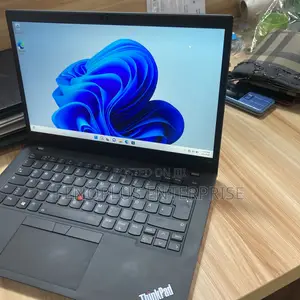 Laptop Lenovo ThinkPad T14s Gen 2 16GB Intel Core i7 SSD 512GB