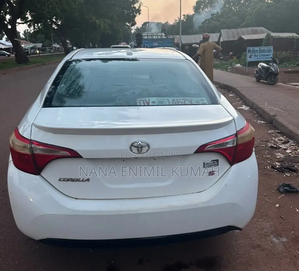 Toyota Corolla 2015 White