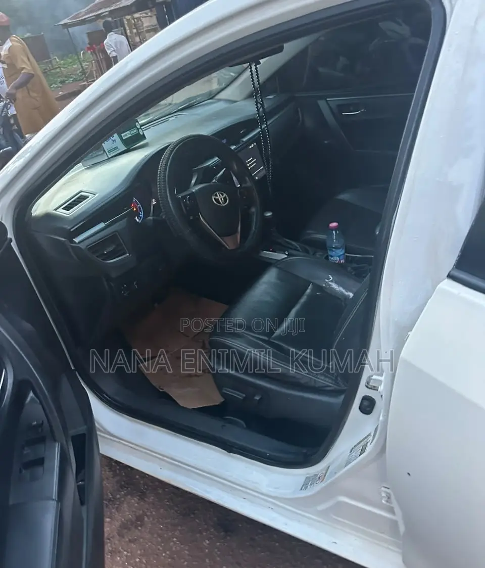 Toyota Corolla 2015 White