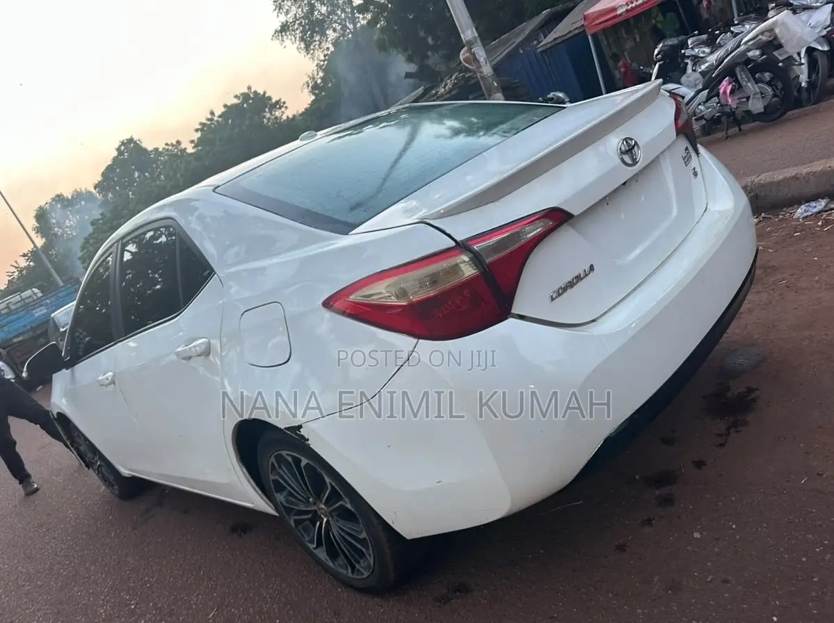 Toyota Corolla 2015 White