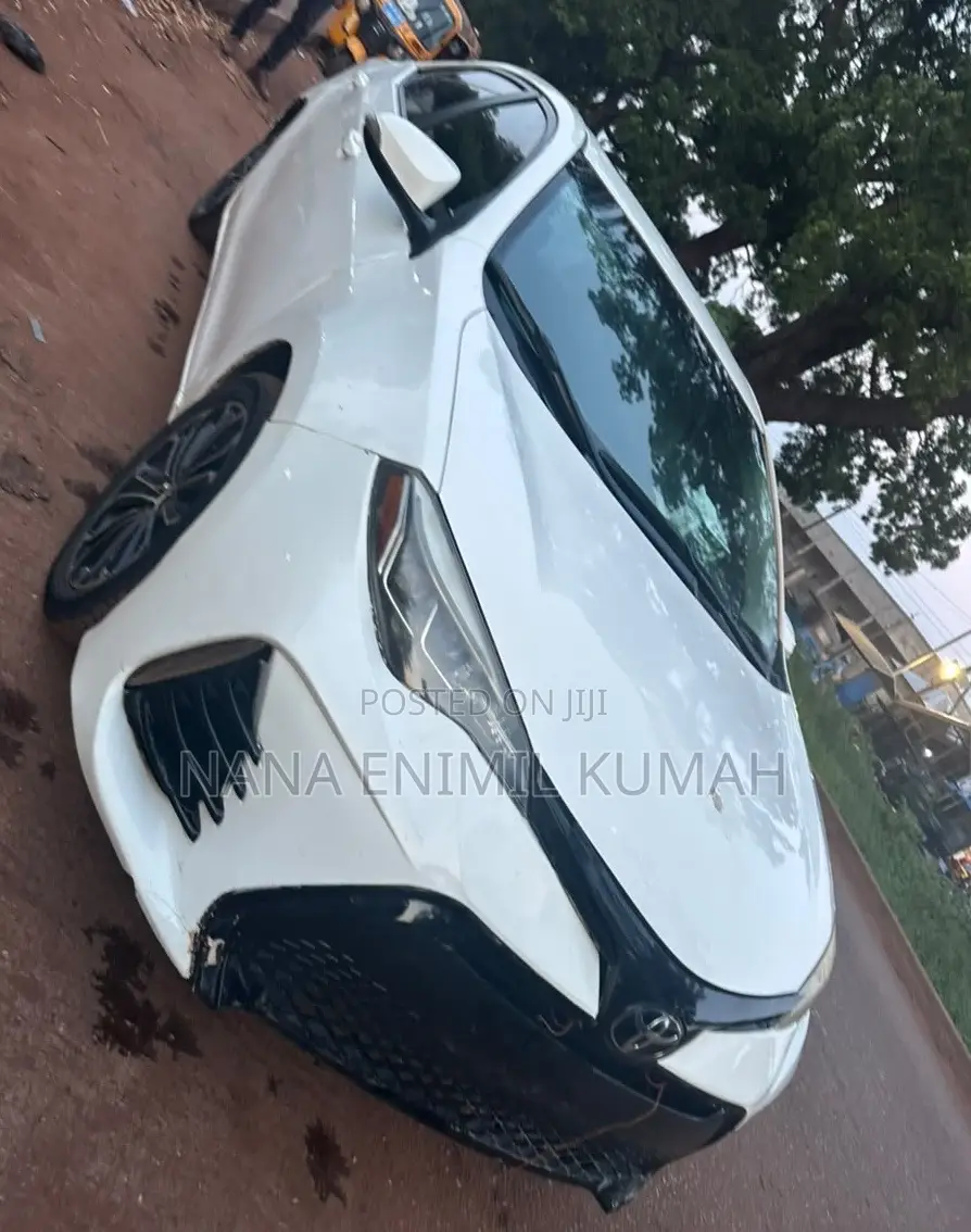 Toyota Corolla 2015 White