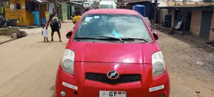 Toyota Vitz 1.3 FWD 5dr 2012 Red