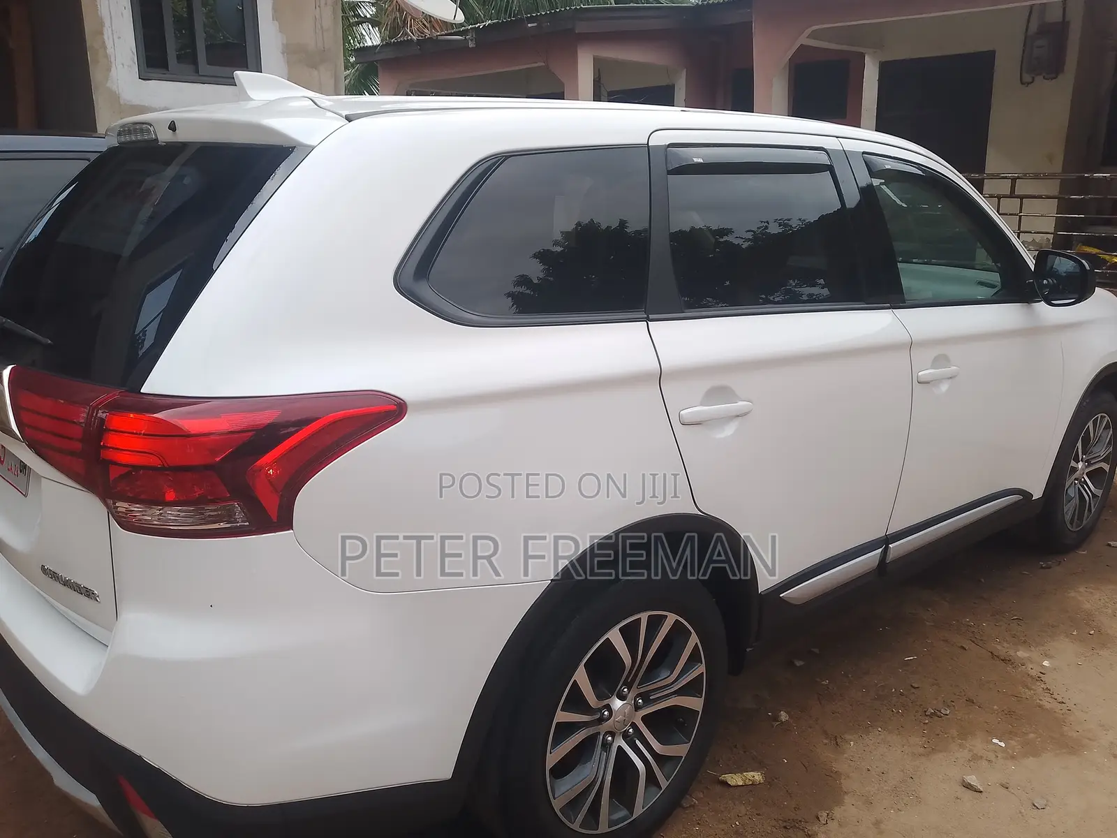 Mitsubishi Outlander 2017 White