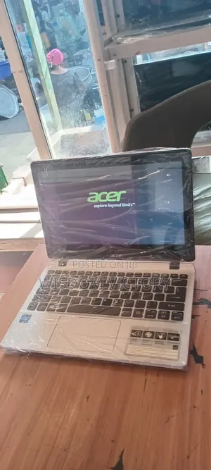 New Laptop Acer Aspire V3-112P 4GB Intel HDD 500GB