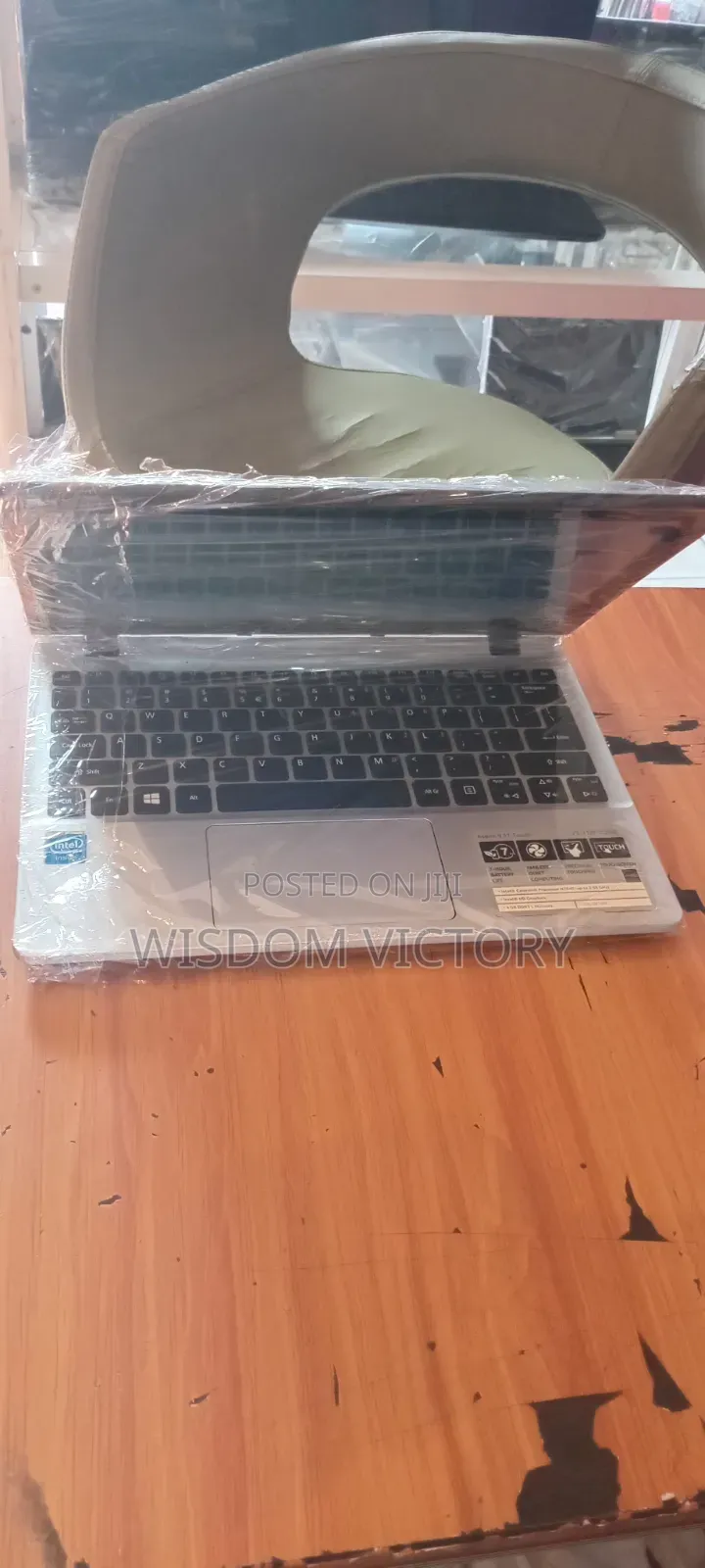 New Laptop Acer Aspire V3-112P 4GB Intel HDD 500GB