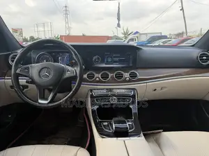 Mercedes-Benz E300 4Matic AWD Sedan (2.0L 4cyl 9A) 2017 Red