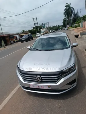 Volkswagen Passat 2021 Silver