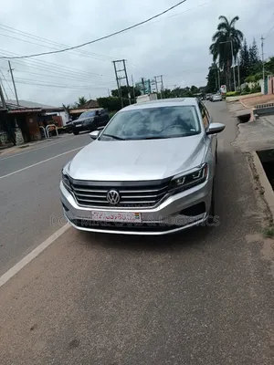 Volkswagen Passat 2021 Silver