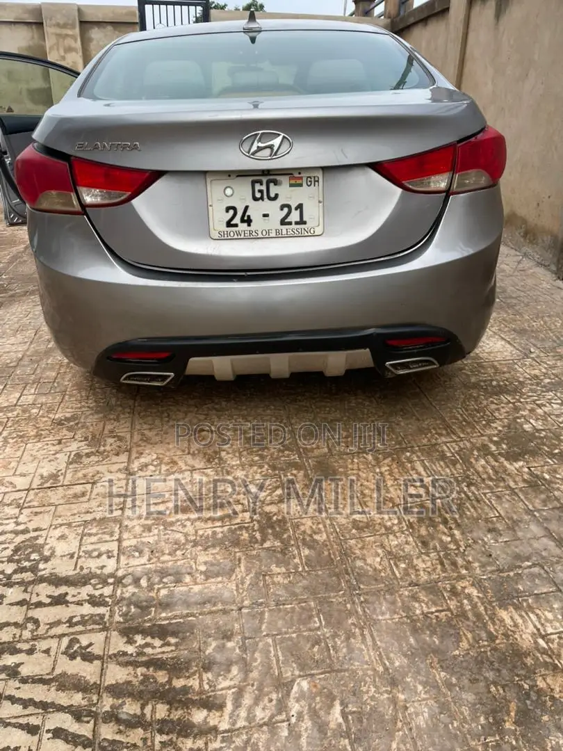 Hyundai Elantra GLS Sedan FWD (1.8L 4cyl 6A) 2013 Silver
