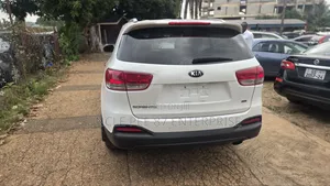 Kia Sorento 2018 White