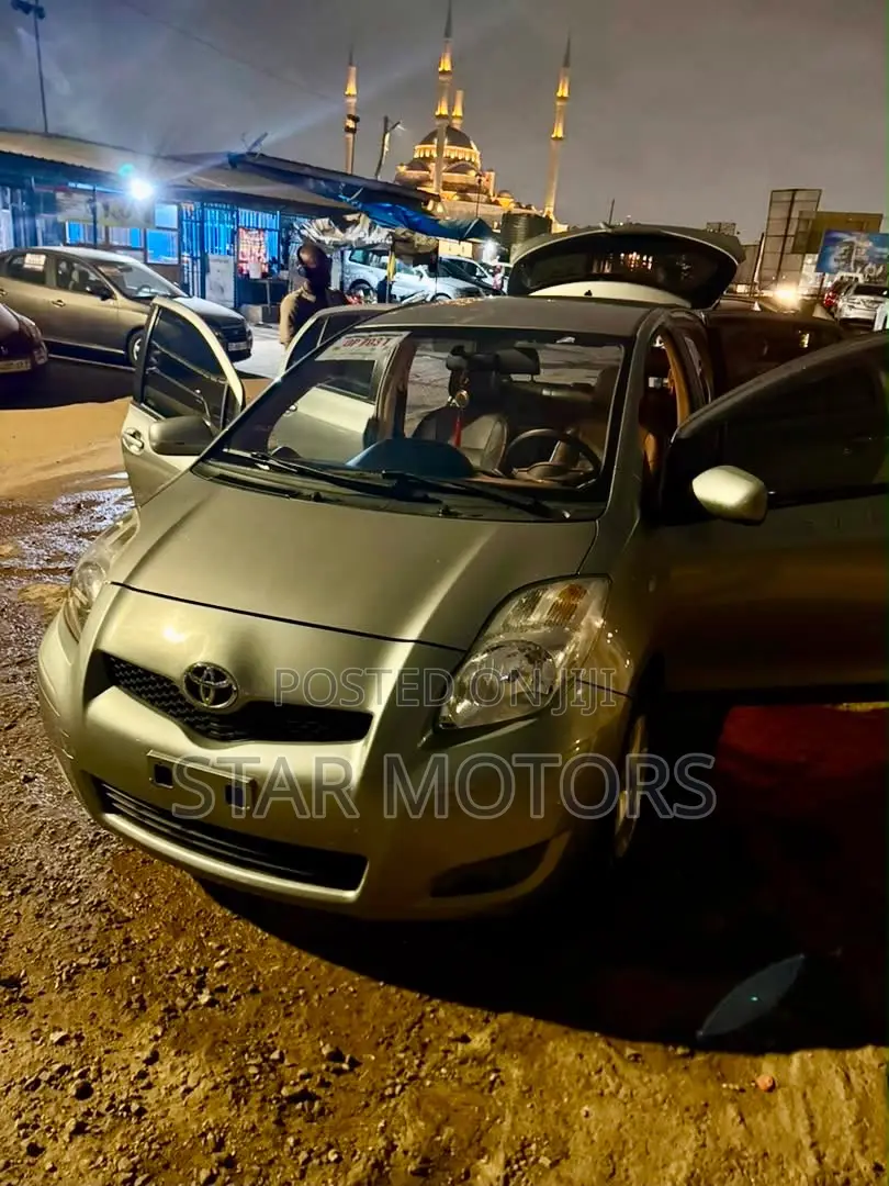 Toyota Yaris 2010 Blue
