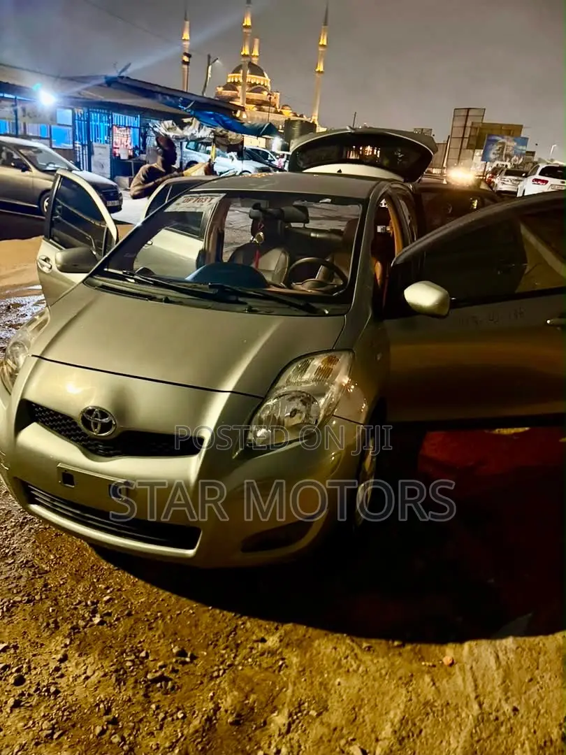 Toyota Yaris 2010 Blue