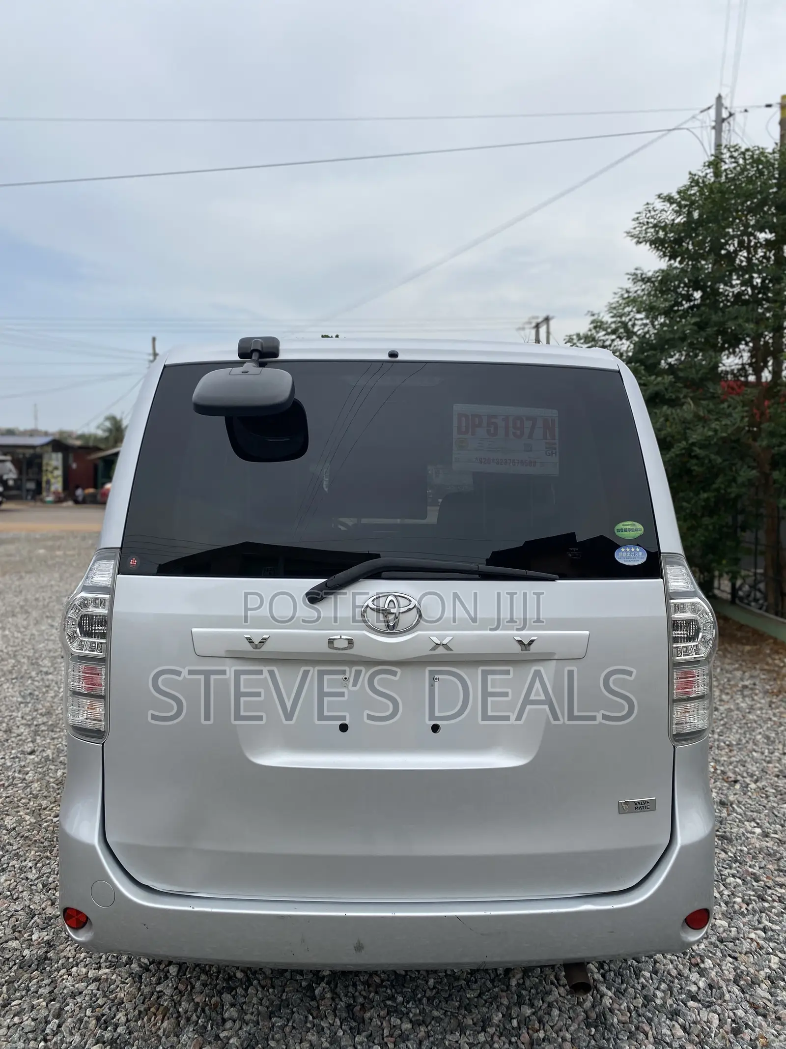 Toyota Voxy 2012 Silver