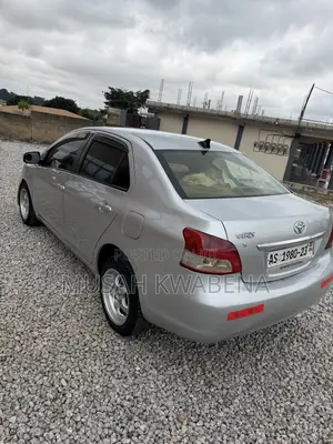 Toyota Belta 2010 Gray
