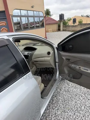 Toyota Belta 2010 Gray