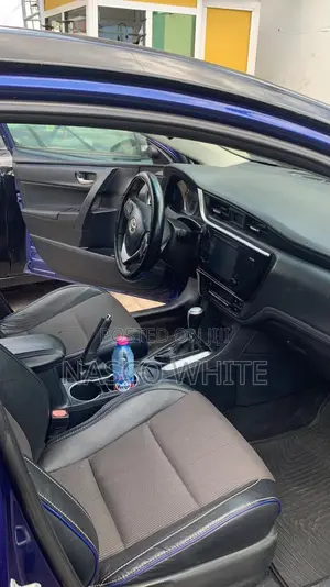 Toyota Corolla SE 4dr Sedan (1.8L 4cyl CVT) 2017 Blue