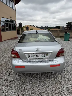 Toyota Belta 2010 Gray