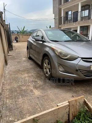 Hyundai Elantra GLS Sedan FWD (1.8L 4cyl 6A) 2013 Silver