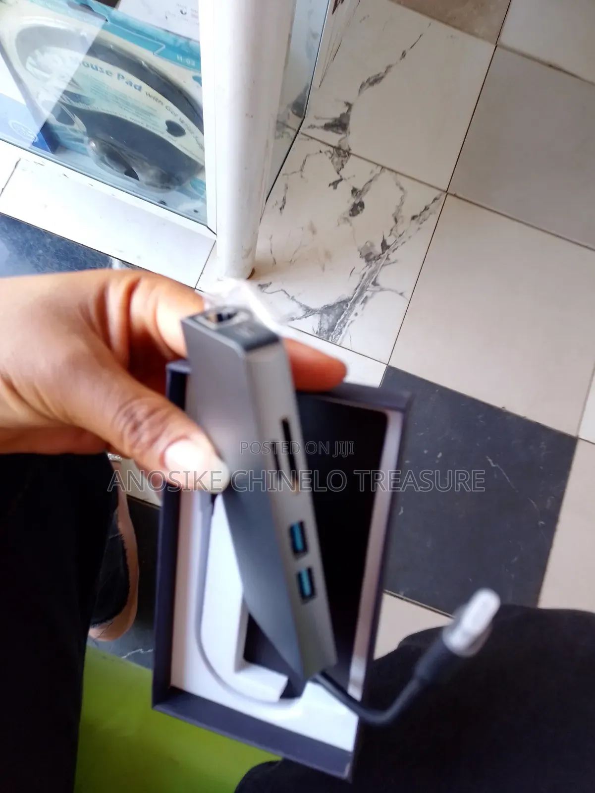 Type-C 8-in-1 Hub | HDMI + VGA + LAN + USB 3.0 + SD