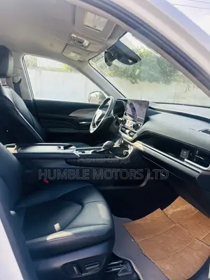 Toyota Highlander 2024 White