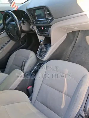 Hyundai Elantra 2017 Red