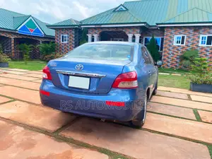 Toyota Belta 2012 Blue