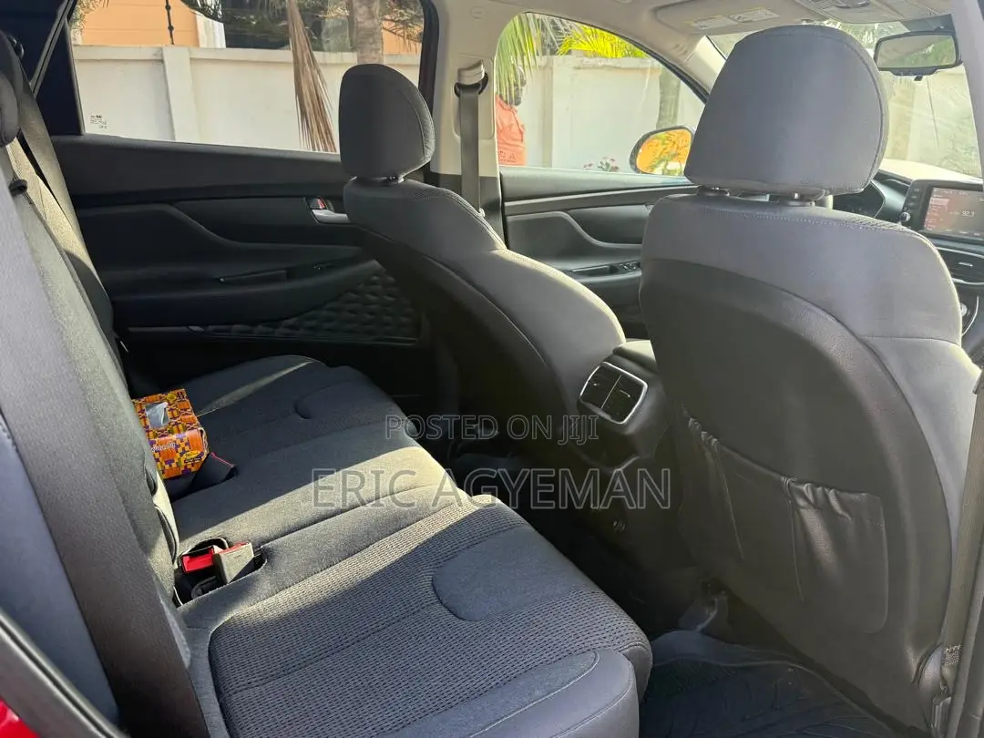 Hyundai Santa Fe 2018 Red