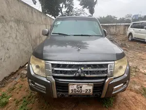 Mitsubishi Pajero 2010 Gray