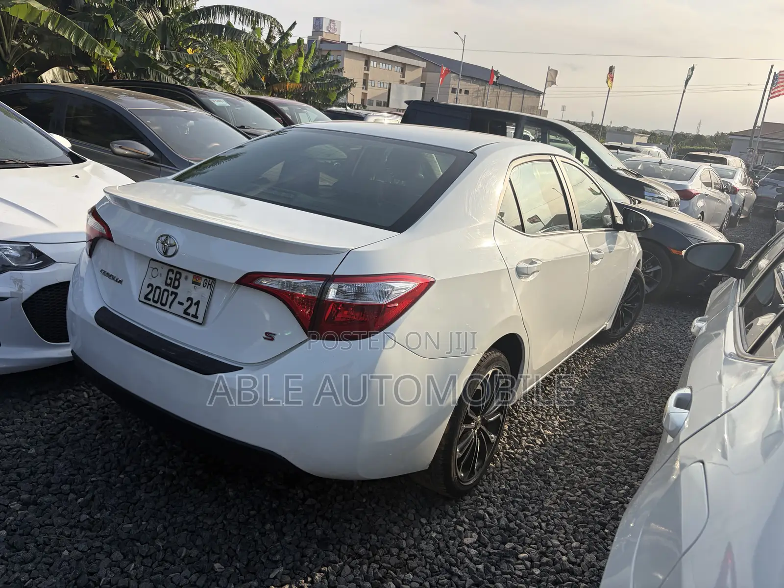 Toyota Corolla S 4dr Sedan (1.8L 4cyl CVT) 2016 White