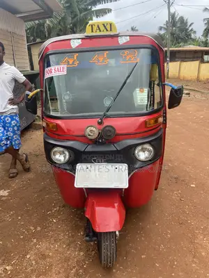 Bajaj RE 2026 Red