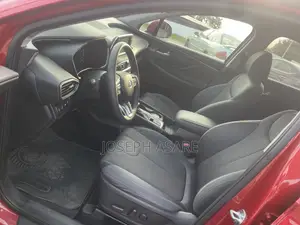 Hyundai Santa Fe 2019 Red