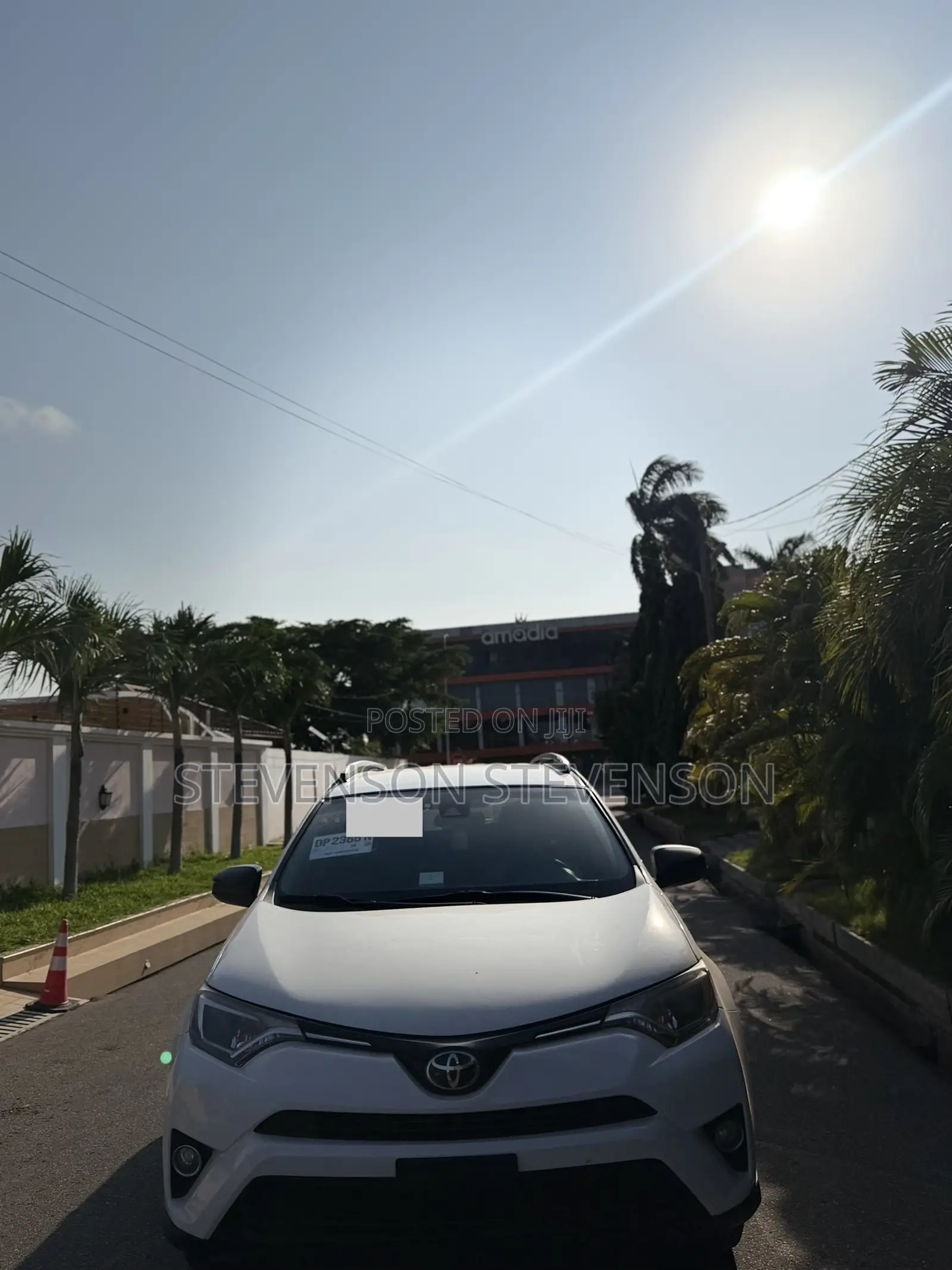 Toyota RAV4 LE 4dr SUV (2.5L 4cyl 6A) 2018 White