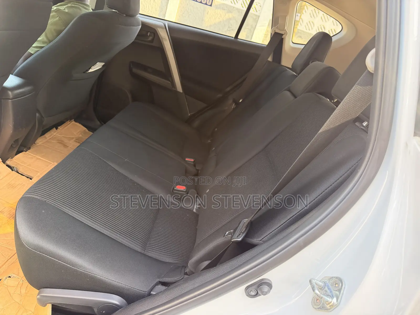 Toyota RAV4 LE 4dr SUV (2.5L 4cyl 6A) 2018 White