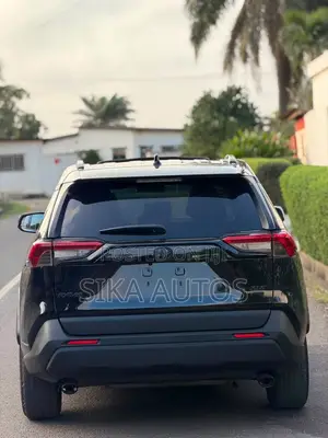 Toyota RAV4 XLE Premium 2025 Black