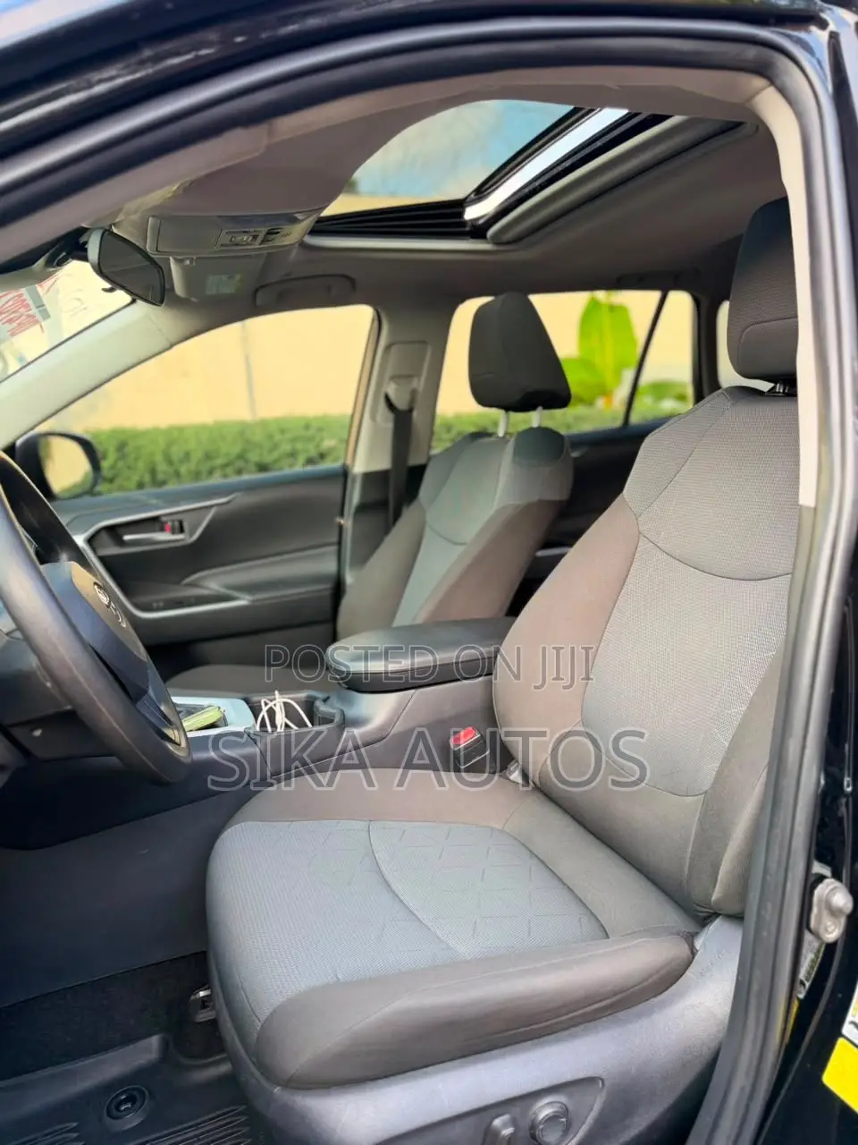 Toyota RAV4 XLE Premium 2025 Black