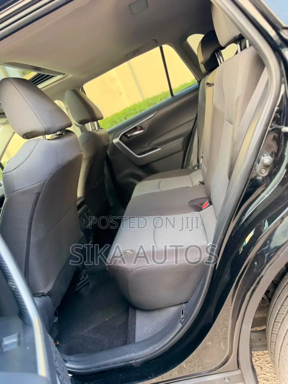 Toyota RAV4 XLE Premium 2025 Black