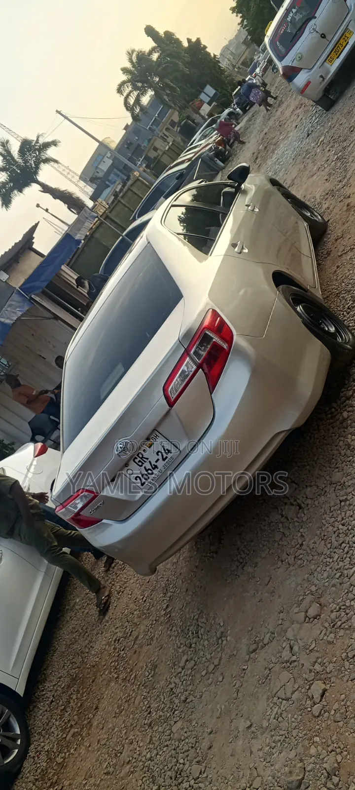 Toyota Camry 2013 Gold