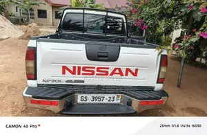 Nissan Hardbody 2011 White