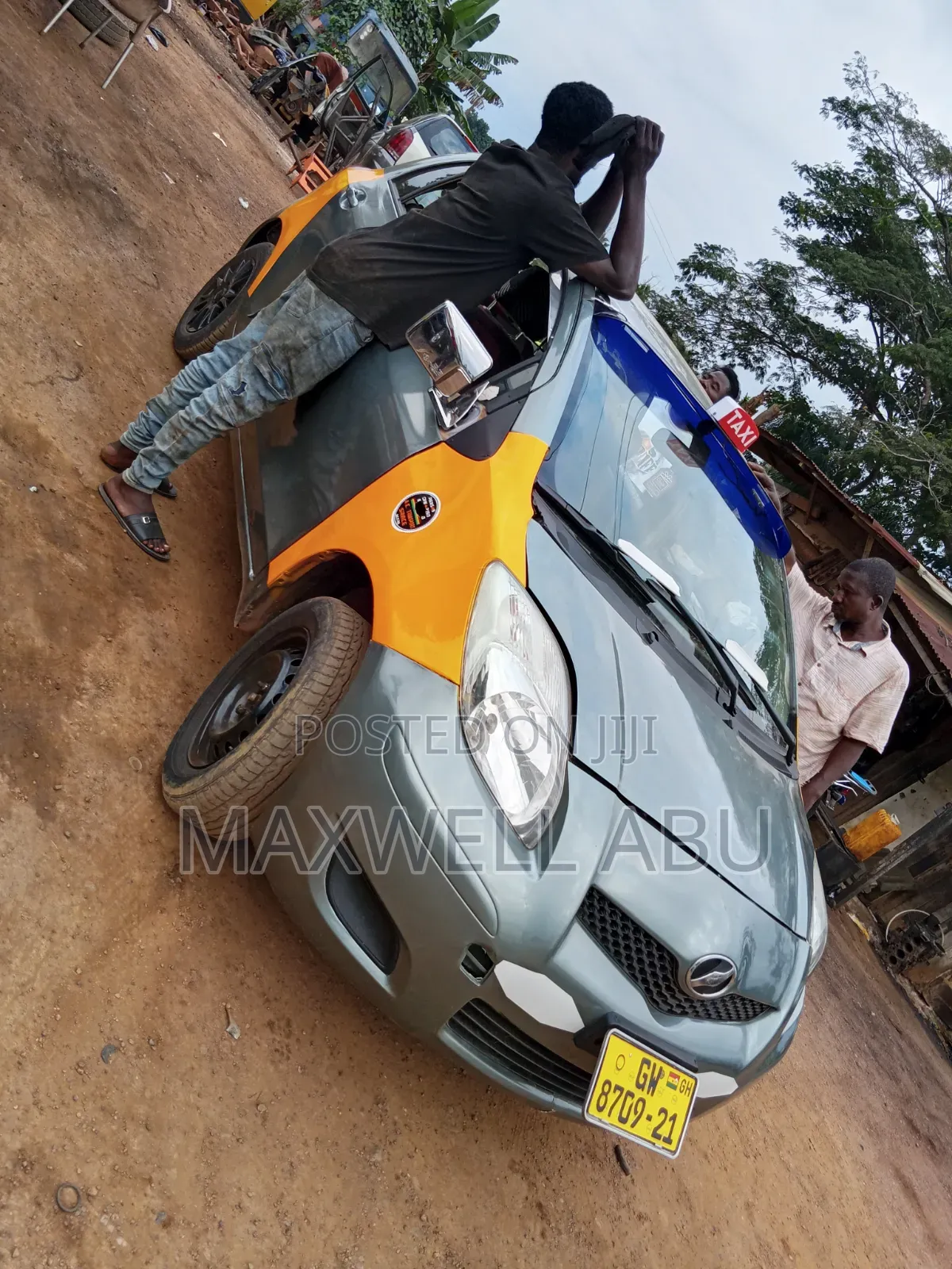 Toyota Vitz 2010 Gray