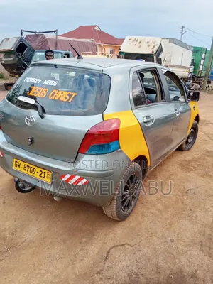 Toyota Vitz 2010 Gray