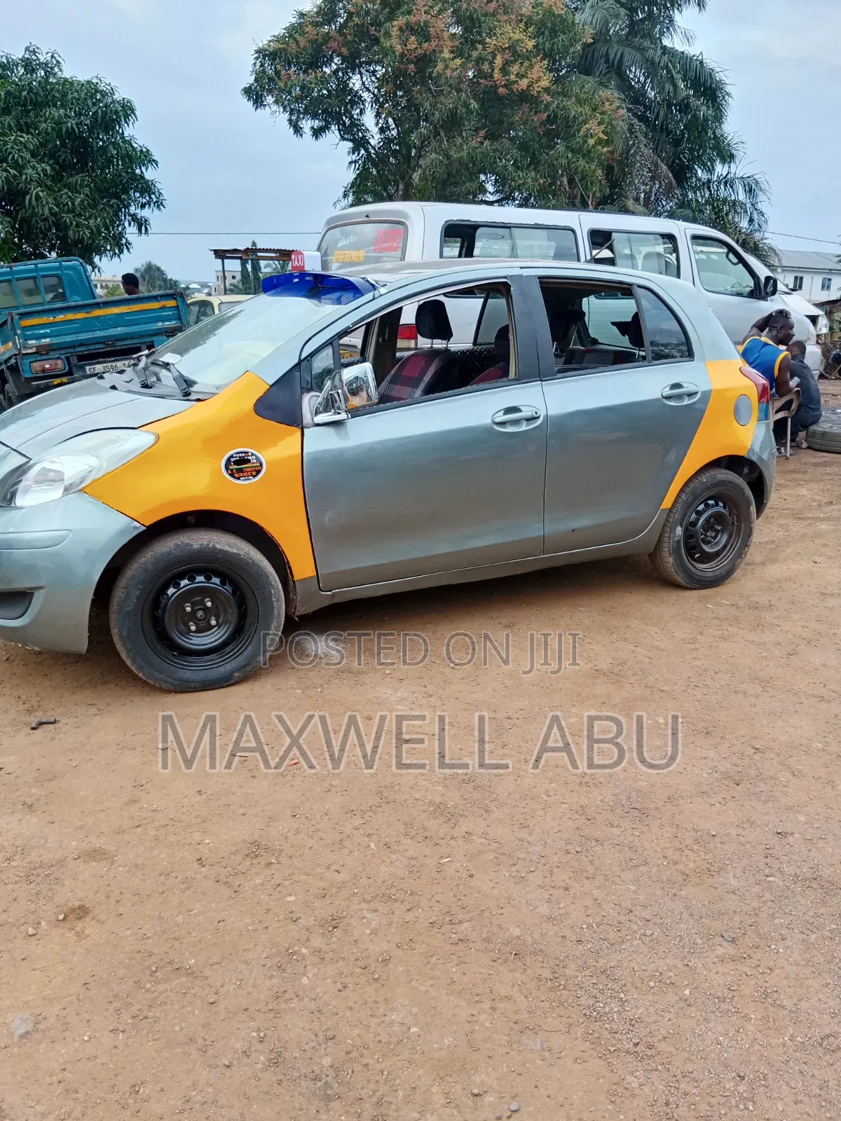 Toyota Vitz 2010 Gray